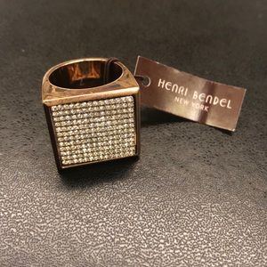 Henri Bendel Pave Flip Ring. NWT size 7